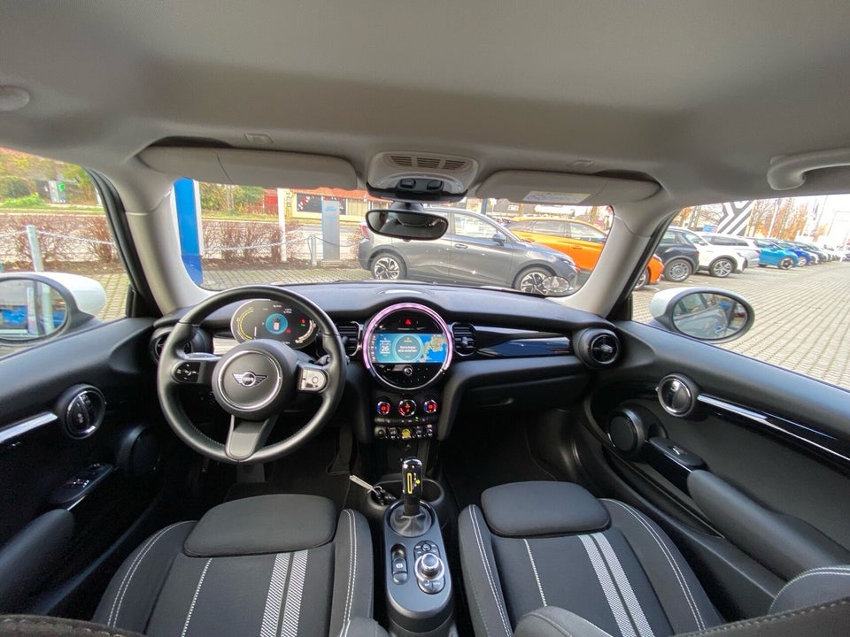 MINI Cooper SE Essential 3d