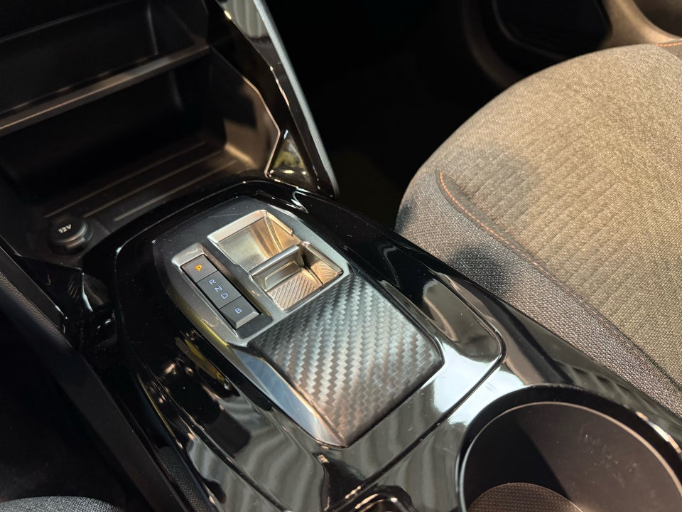 Peugeot e-208 50 Style 5d
