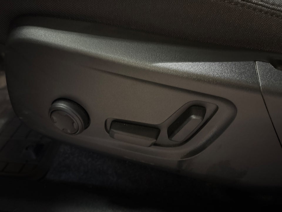 Volvo XC40 ReCharge Extended Range Plus 5d