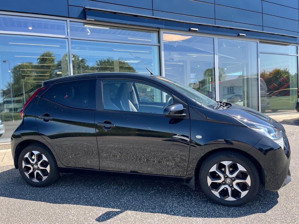 Toyota Aygo 1,0 VVT-i x-press x-shift 5d