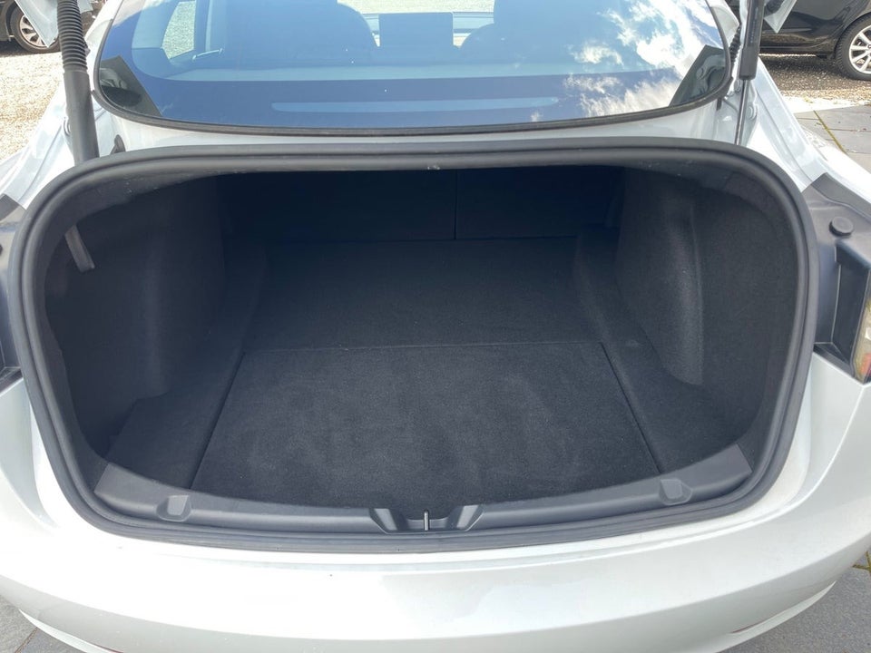 Tesla Model 3 Long Range AWD 4d
