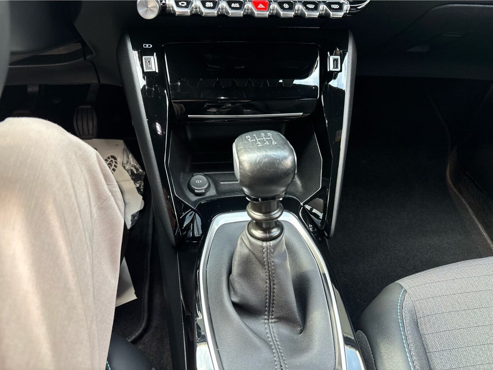 Peugeot 2008 1,2 PureTech 130 Allure 5d