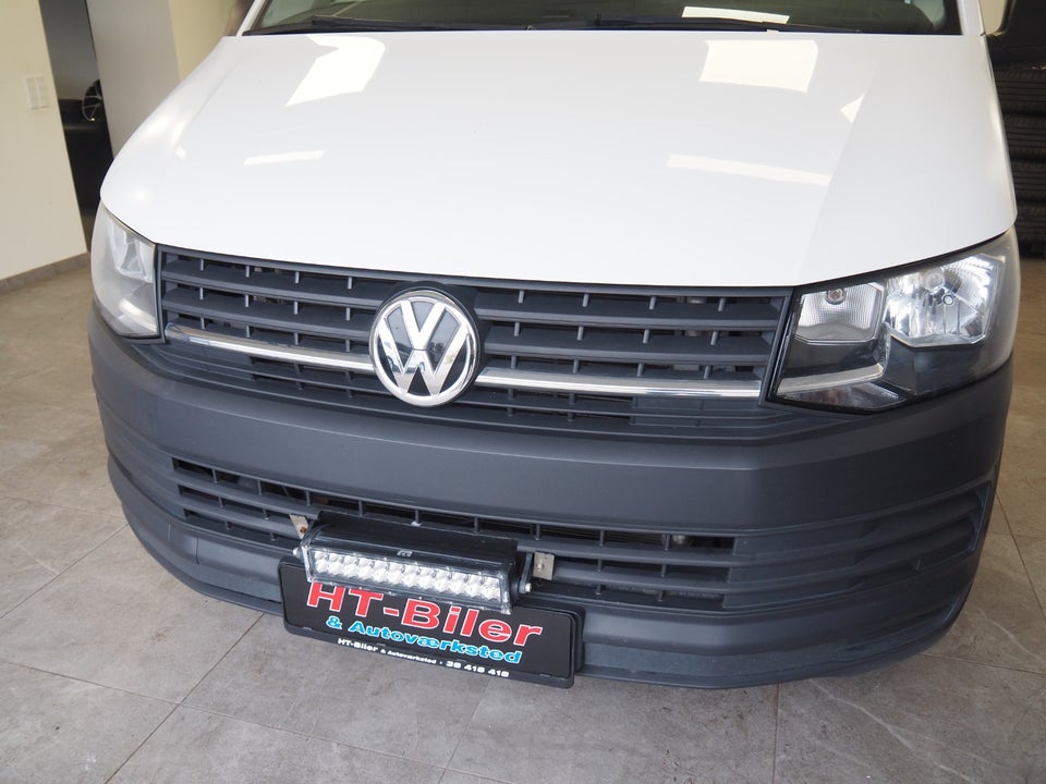 VW Transporter 2,0 TDi 102 Kassevogn kort