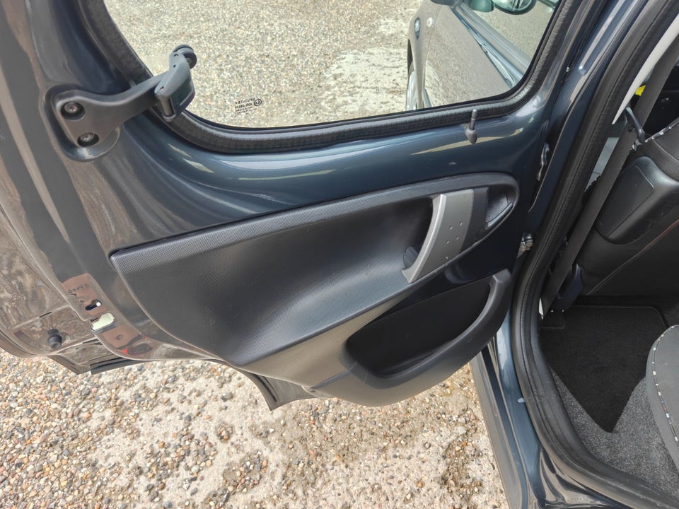 Citroën C1 1,0i Exclusive 5d