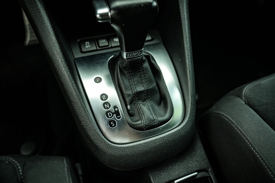 VW Golf VI 1,6 TDi 105 Highline DSG BMT 5d