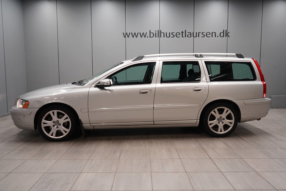Volvo V70 2,5 T Momentum aut. 5d