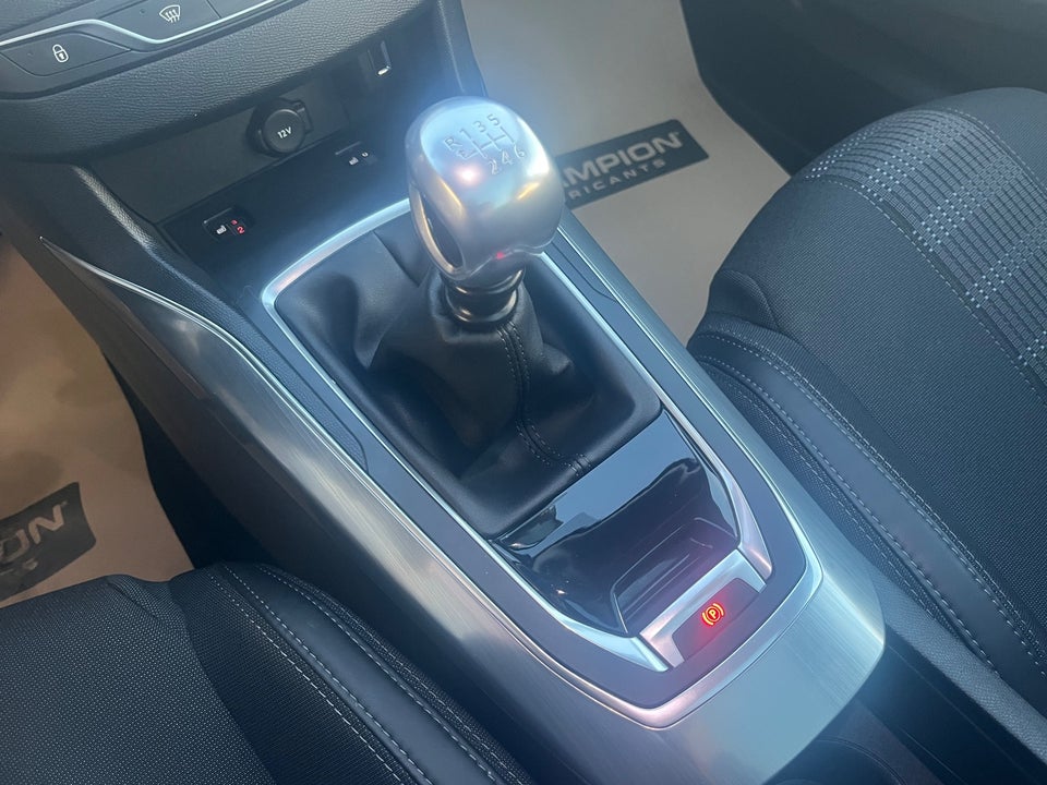 Peugeot 308 1,6 BlueHDi 120 Allure Sky 5d