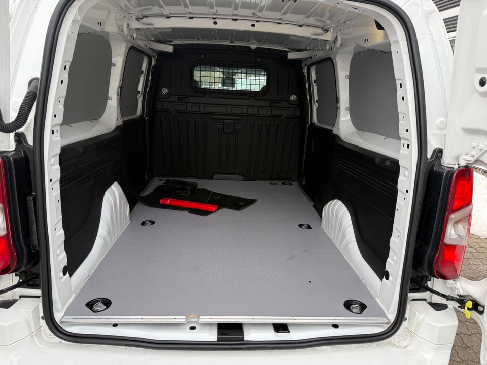 Peugeot Partner 1,5 BlueHDi 130 L2V1 Plus EAT8 Van