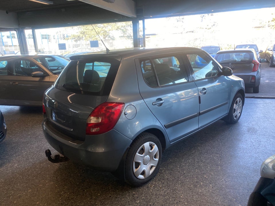 Skoda Fabia 1,4 16V Ambiente 5d