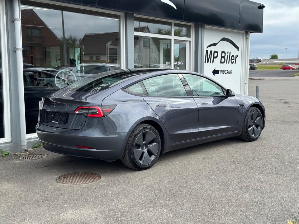 Tesla Model 3 Standard Range+ RWD 4d