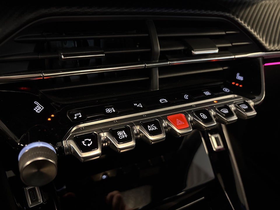 Peugeot e-208 50 GT Sky 5d