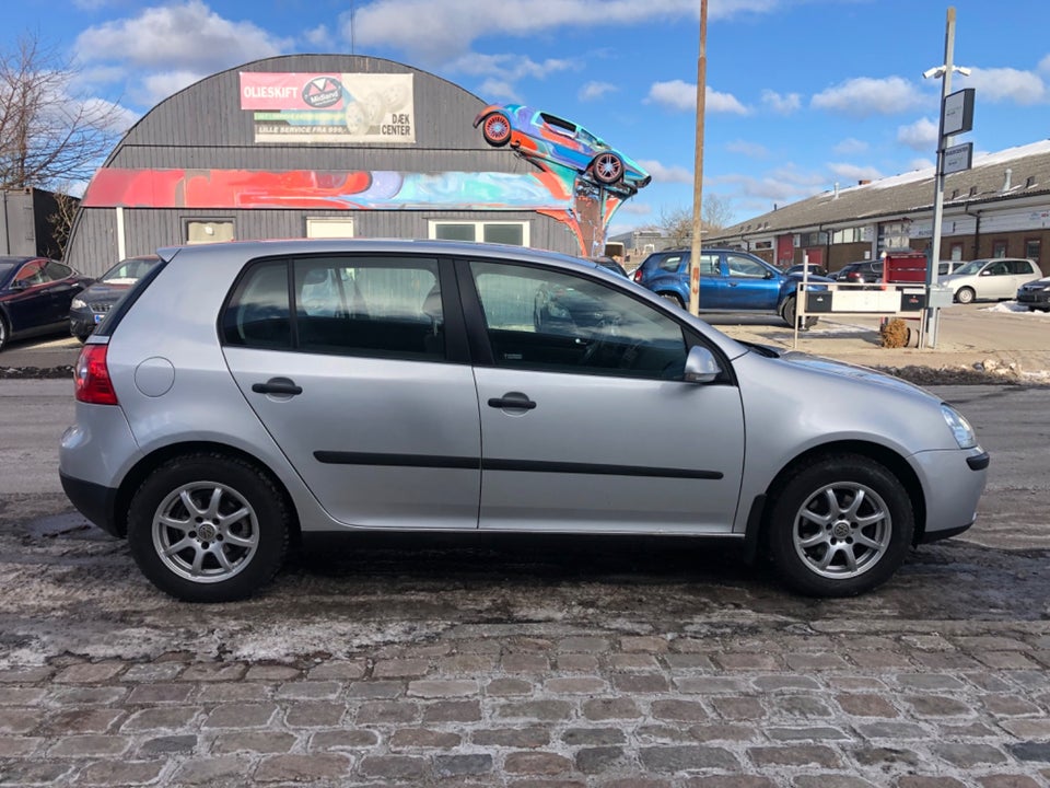 VW Golf V 1,6 Comfortline 5d