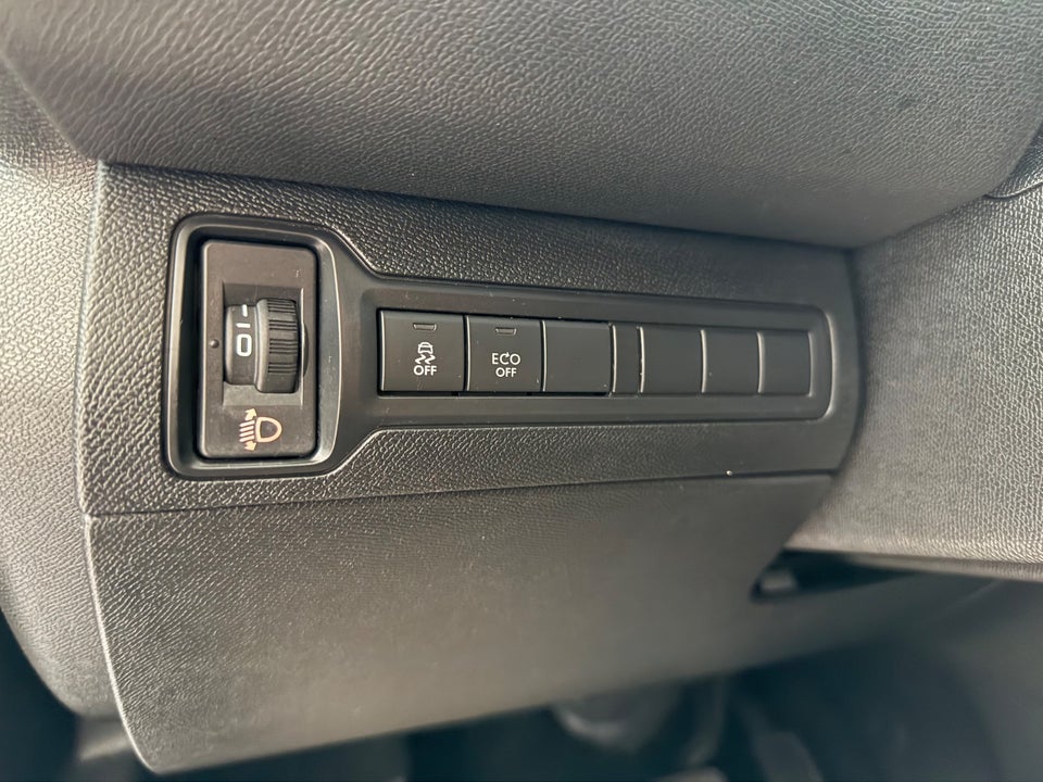 Peugeot 308 1,6 BlueHDi 120 Style Sky EAT6 5d