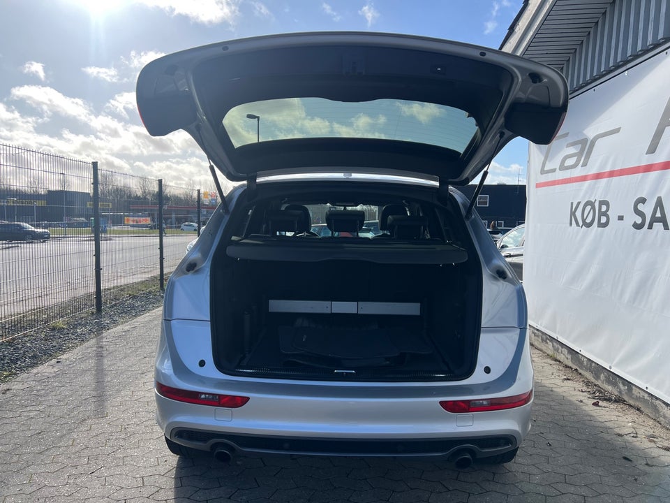 Audi Q5 2,0 TFSi 211 S-line quattro S-tr. 5d