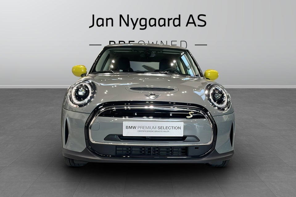 MINI Cooper SE Essential 3d