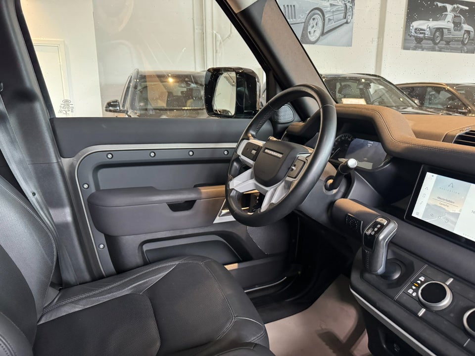 Land Rover Defender 110 3,0 D300 Hard Top SE aut. Van 5d