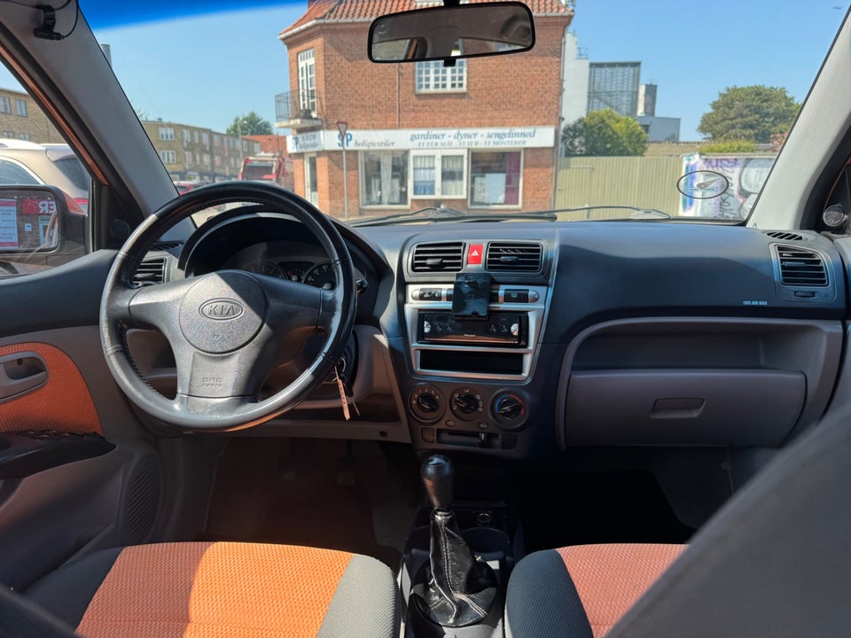 Kia Picanto 1,0 EX 5d