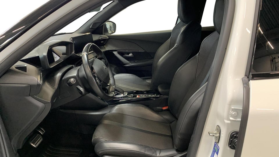 Peugeot e-2008 50 GT 5d