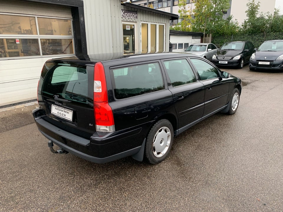 Volvo V70 2,4 140 Kinetic 5d