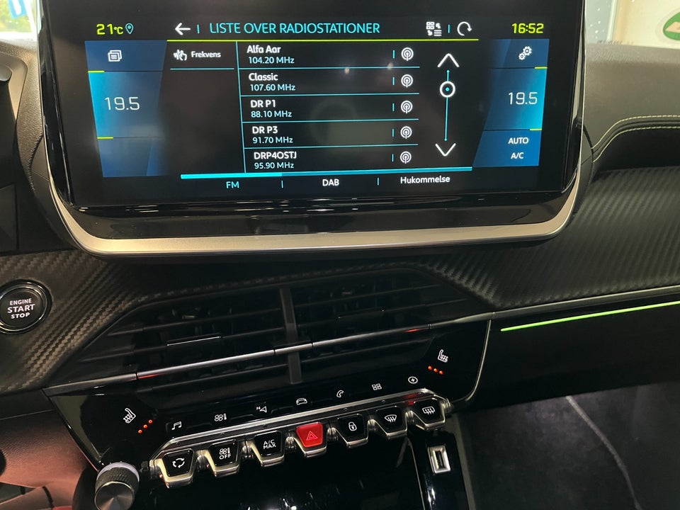 Peugeot e-208 50 GT 5d