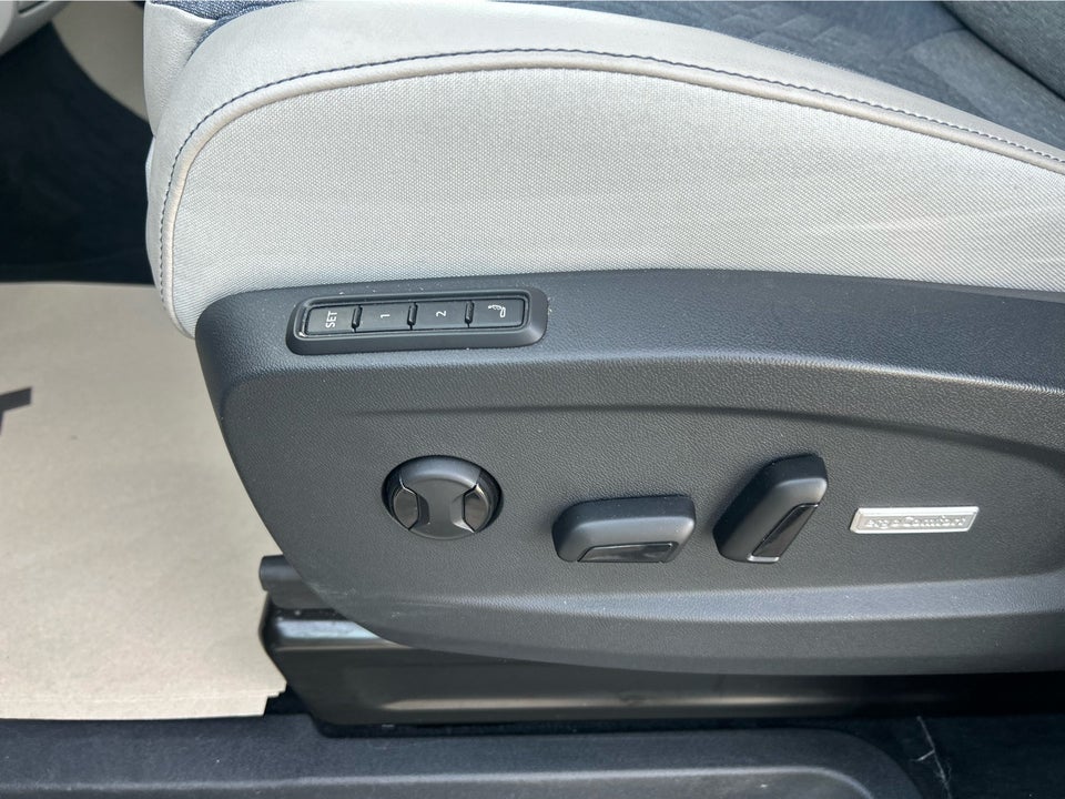 VW ID.Buzz 77 Style 75 Years Edition SWB 5d