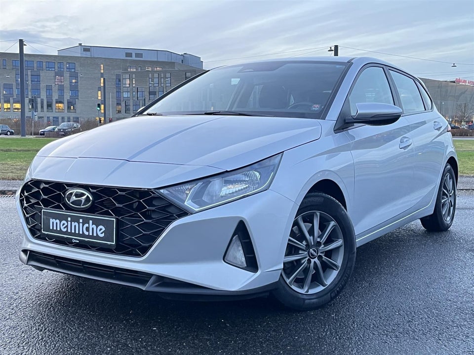 Hyundai i20 1,0 T-GDi Essential DCT 5d