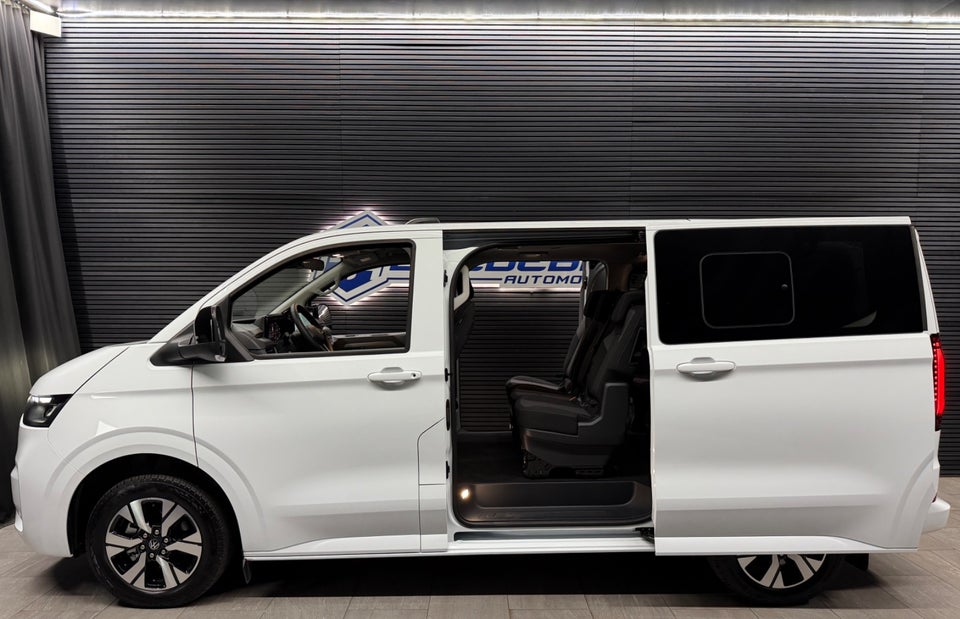 VW e-Caravelle 64 Life SWB
