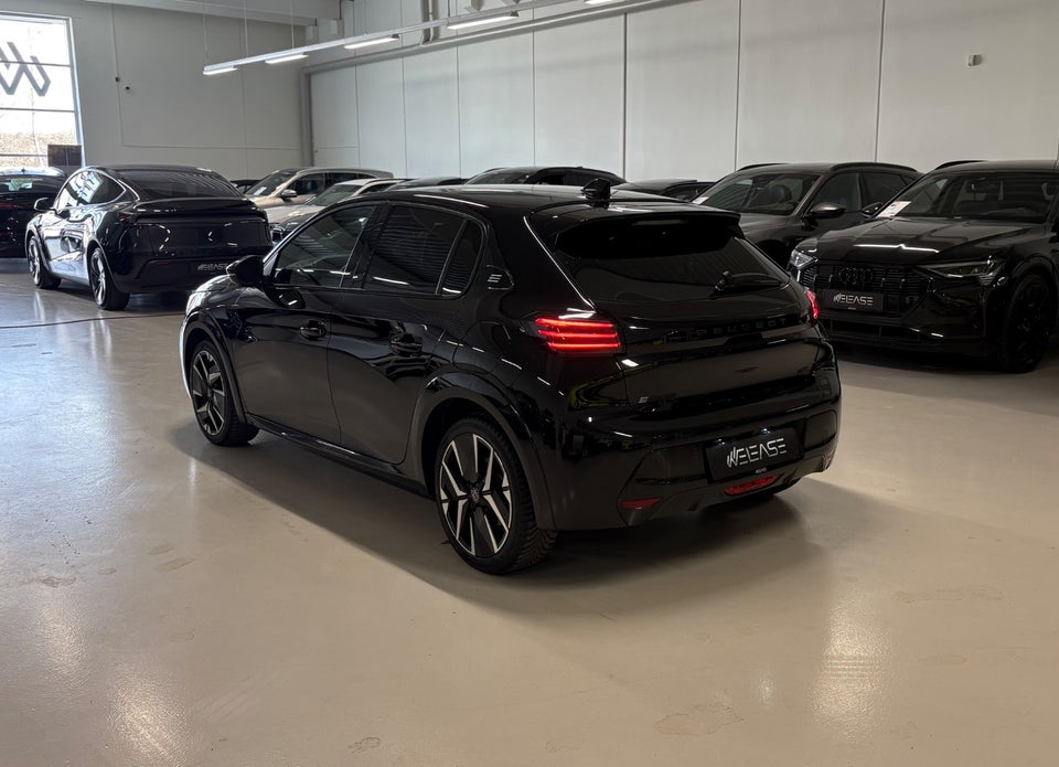 Peugeot e-208 54 GT 5d