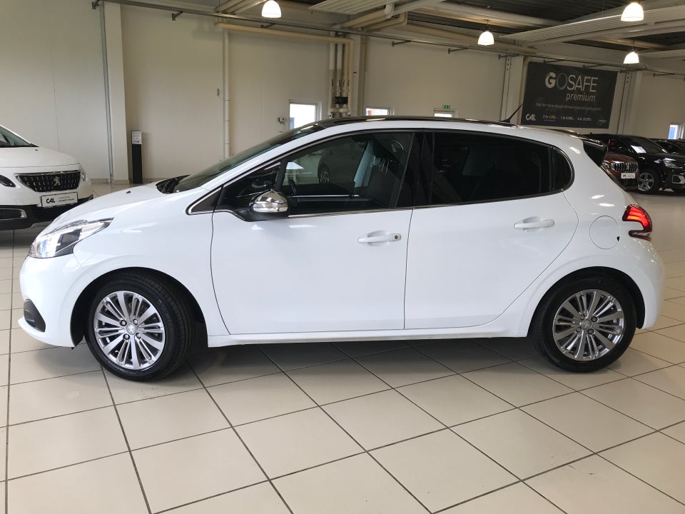 Peugeot 208 1,6 BlueHDi 100 Desire Sky 5d