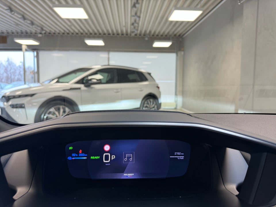 Peugeot e-208 54 GT 5d