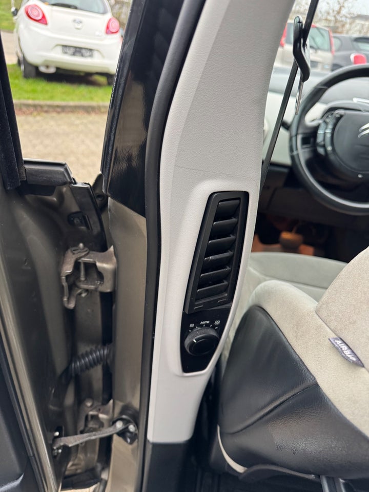 Citroën C4 Picasso 2,0 16V Exclusive aut. 5d