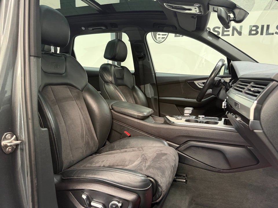 Audi Q7 3,0 TDi 272 S-line quattro Tiptr. 5d