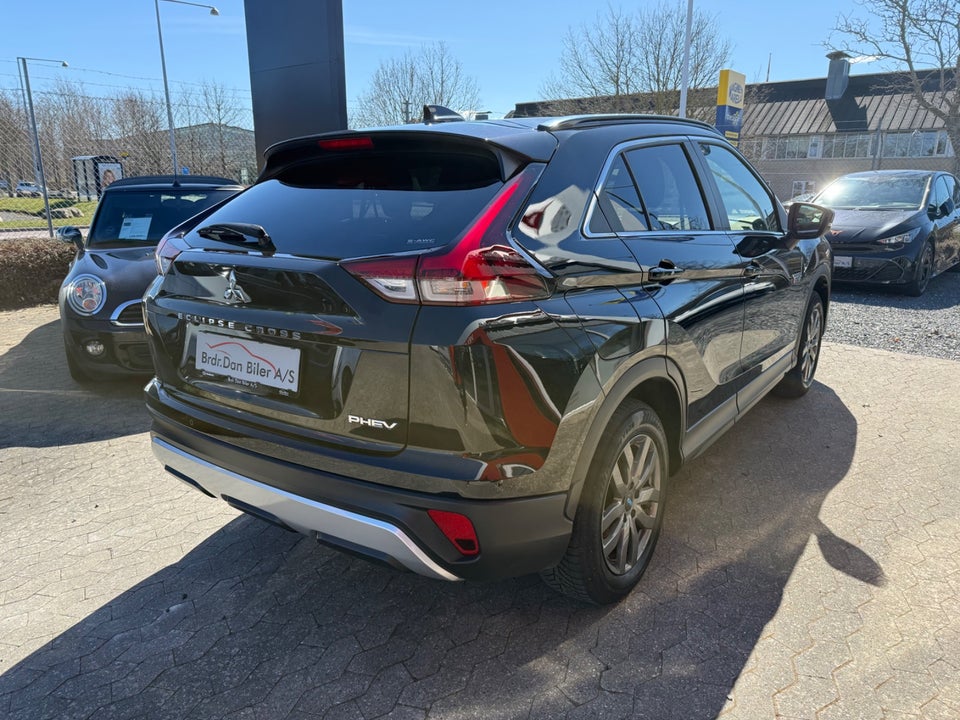 Mitsubishi Eclipse Cross 2,4 PHEV Intense CVT 4WD 5d