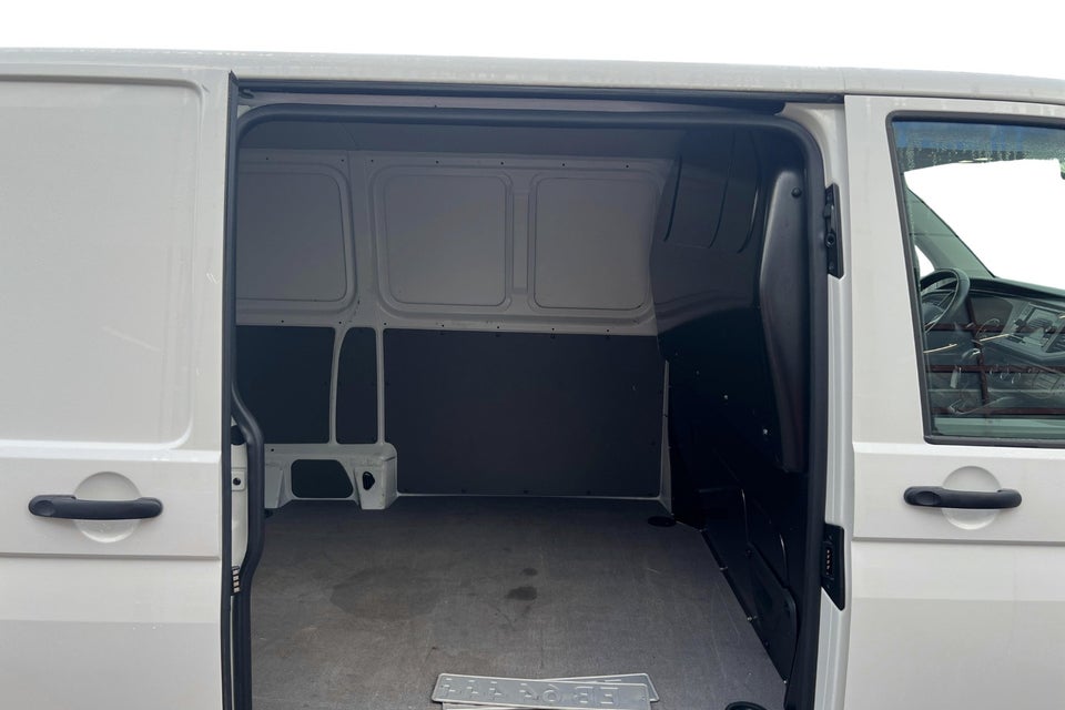 VW Transporter 2,0 TDi 150 Kassevogn DSG lang