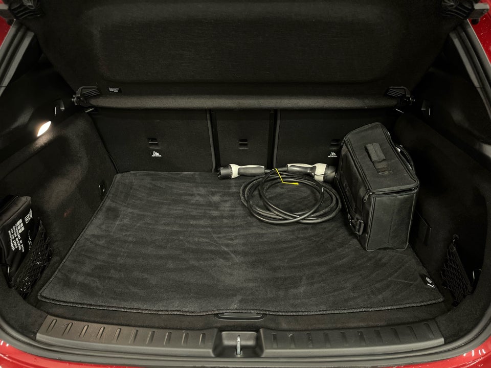 Mercedes EQA300 AMG Line 4Matic 5d