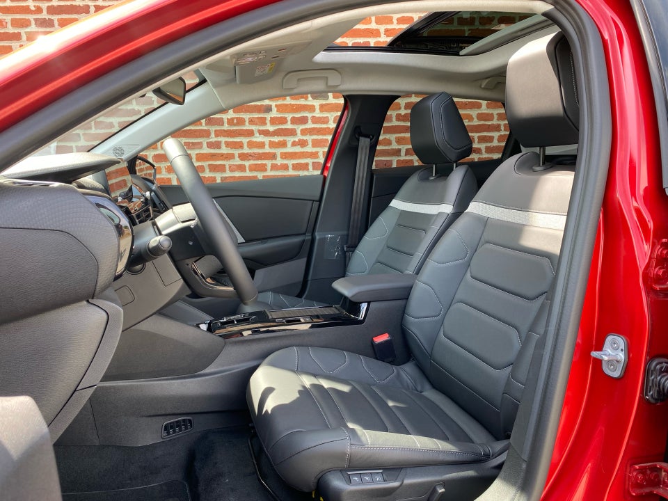 Citroën ë-C4 X 50 Palais Sky 4d