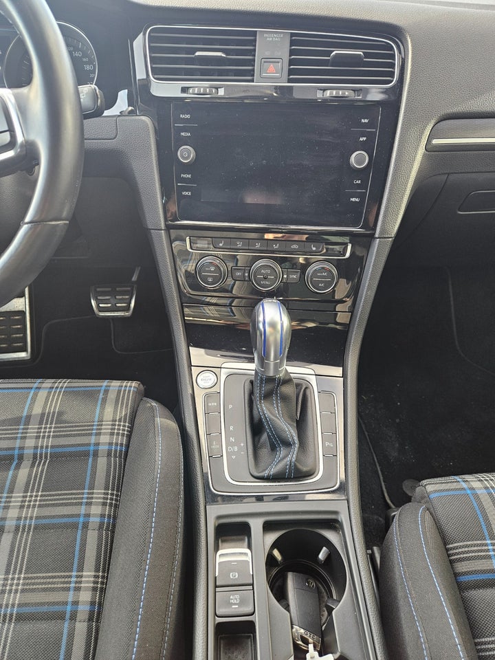 VW Golf VII 1,4 GTE DSG 5d