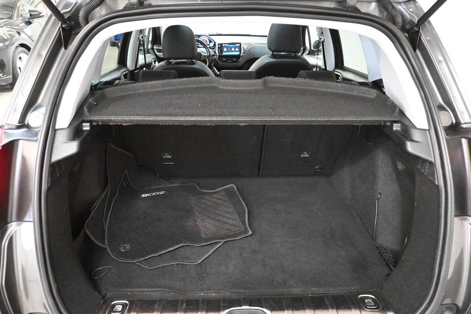 Peugeot 2008 1,2 e-THP 110 Selection Sky 5d