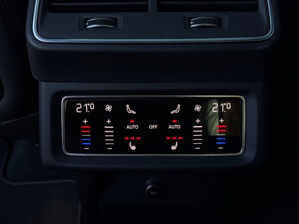 Audi e-tron 55 S-line quattro 5d