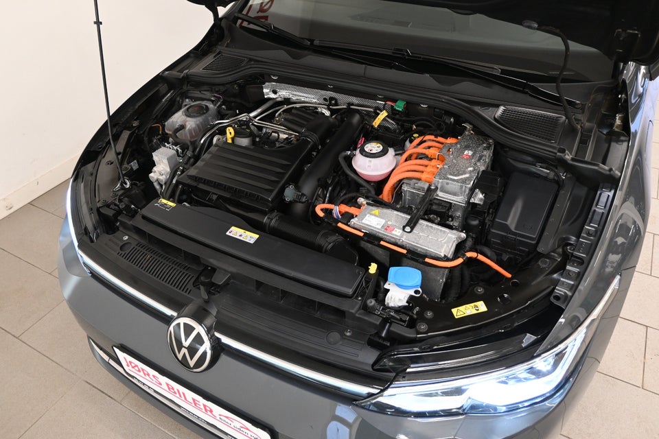 VW Golf VIII 1,4 eHybrid DSG 5d