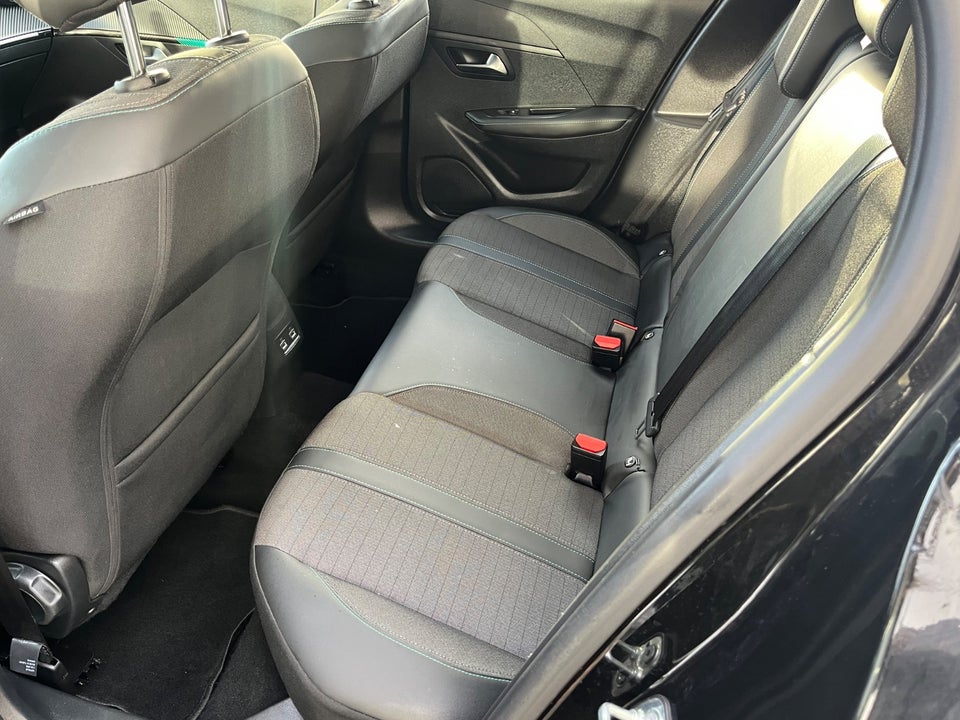 Peugeot 208 1,2 PureTech 100 Black Selection EAT8 5d