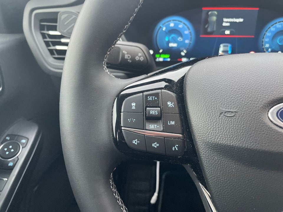 Ford Kuga 2,5 PHEV Active X CVT 5d