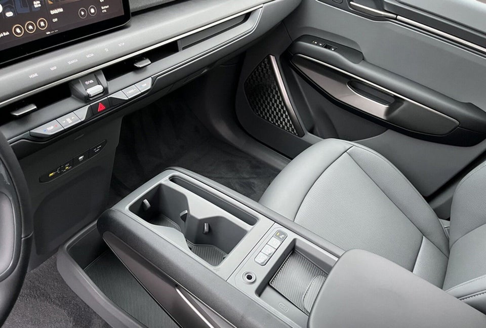 Kia EV9 76 Standard Range Upgrade RWD 7prs 5d