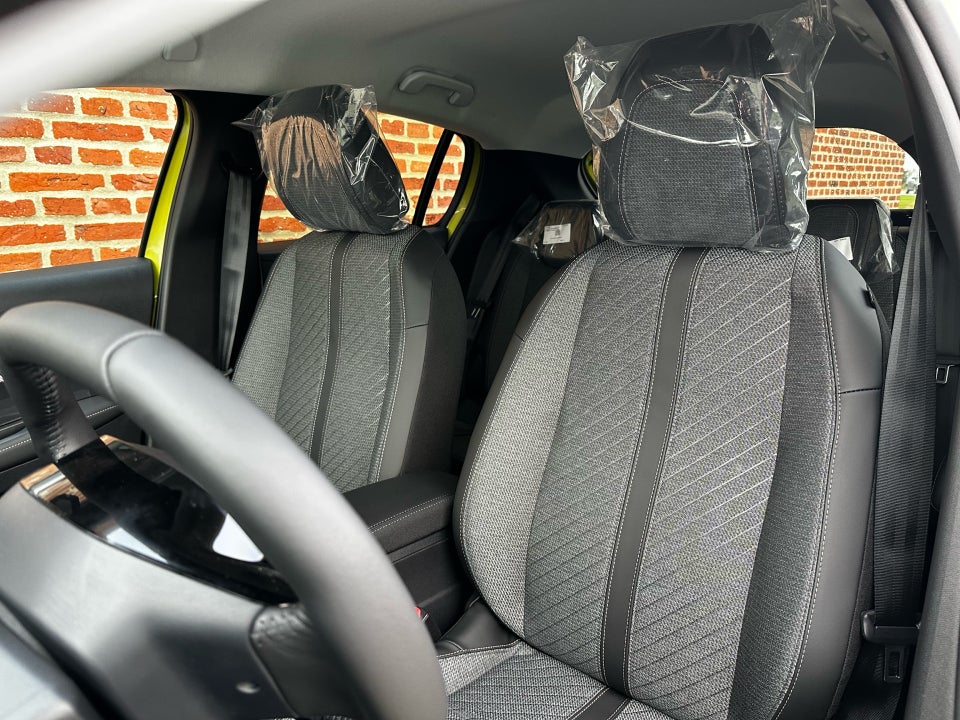 Peugeot 208 1,2 PureTech 100 Allure 5d