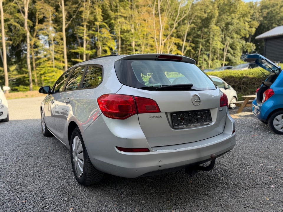 Opel Astra 1,7 CDTi 110 Enjoy 5d