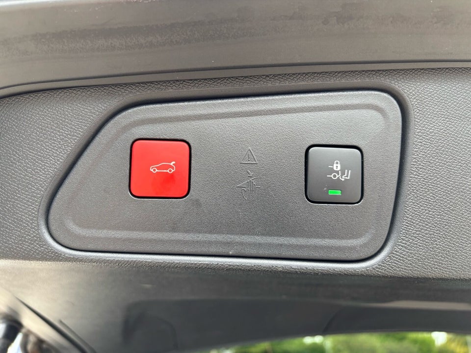 Peugeot 3008 1,6 Hybrid GT Black Pack EAT8 5d