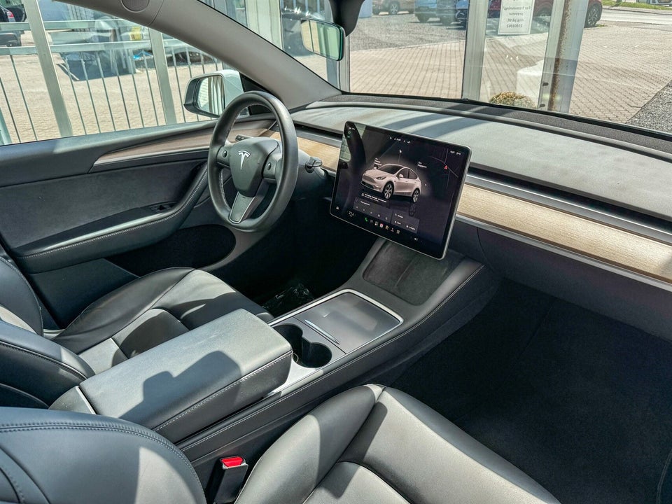 Tesla Model Y Long Range AWD 5d