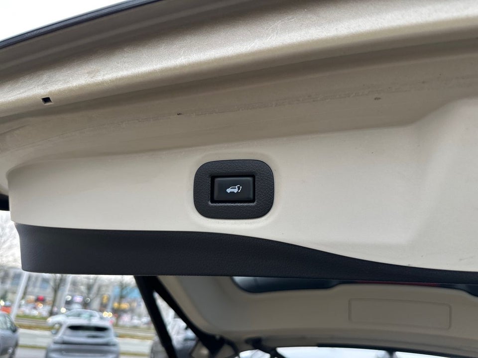 Nissan X-Trail 1,6 Dig-T 163 Tekna 5d