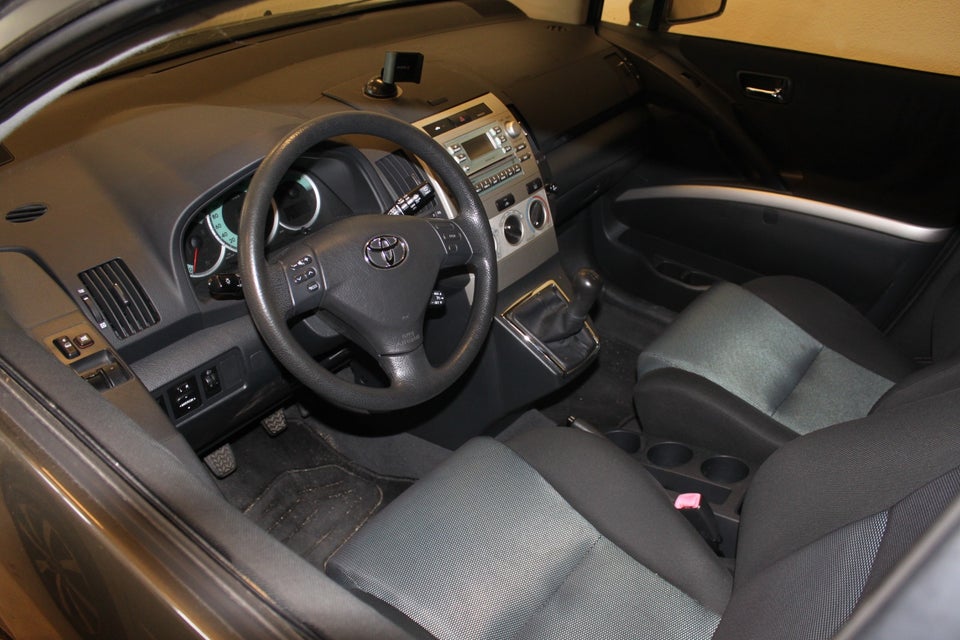 Toyota Corolla Verso 1,8 Luna 7prs 5d