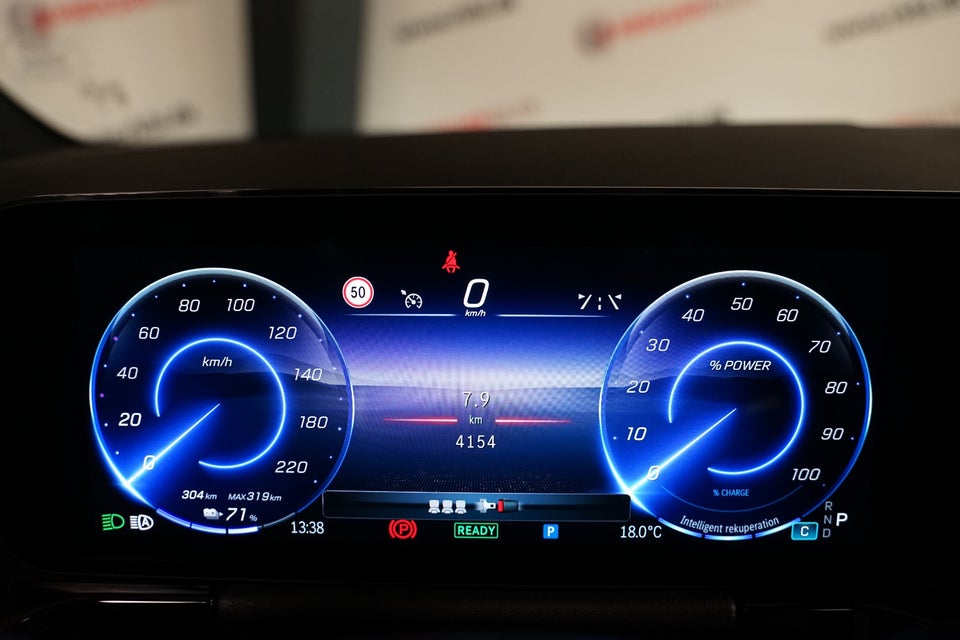 Mercedes EQA300 AMG Line 4Matic 5d